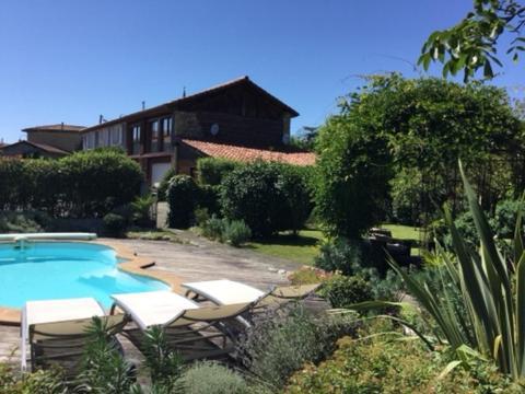 Loft Atypique Bed & Breakfast Villeneuve-de-Rivière Eksteriør bilde