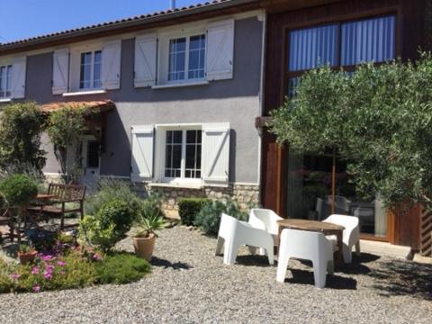 Loft Atypique Bed & Breakfast Villeneuve-de-Rivière Eksteriør bilde