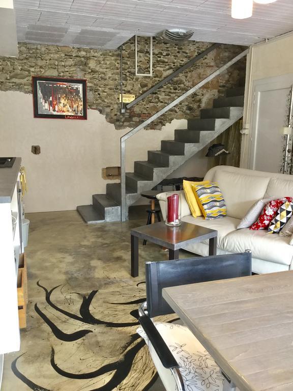 Loft Atypique Bed & Breakfast Villeneuve-de-Rivière Eksteriør bilde